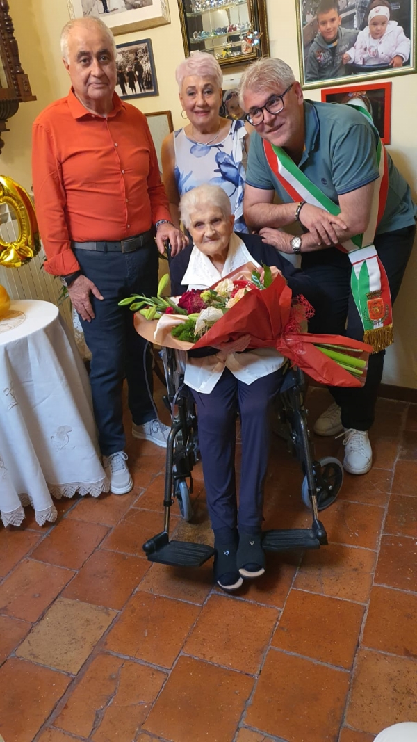 Nonna Filomena spegne 100 candeline