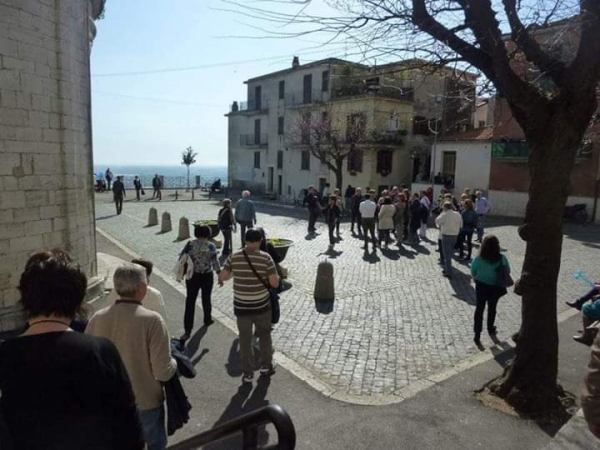 Piazza Santa Maria con il Belvedere libero