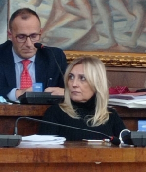 L&#039;assessore Lola Fernandez