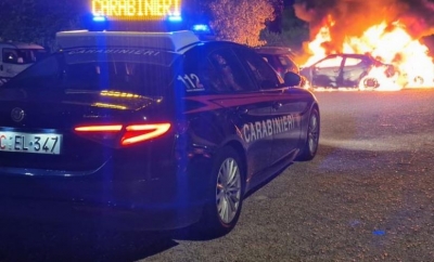 Auto rubata in fiamme, indagano i Carabinieri