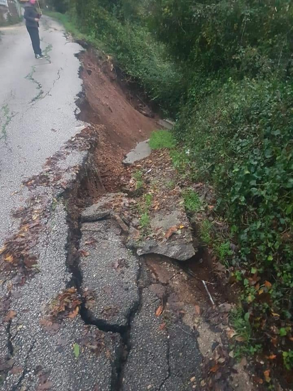 Smottamento del terreno, cede una strada a Casali di Sezze