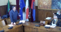 Il consigliere Uscimenti in aula consiliare